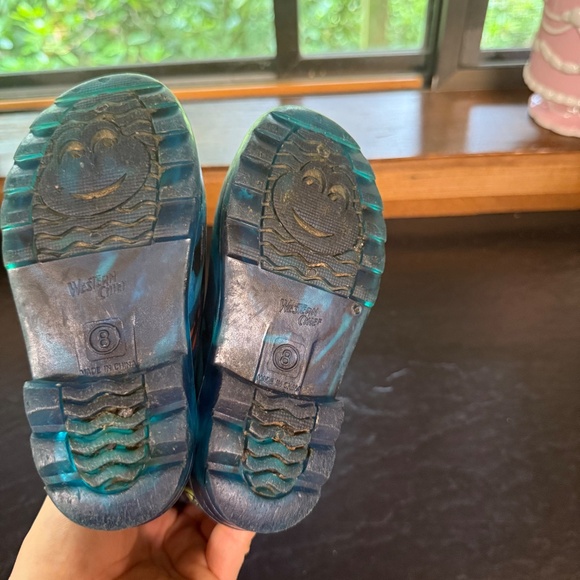 Western Chief Boys Kids Youth Sz 8 Light Up Rain Boots Shark Pattern bin - Picture 11 of 11